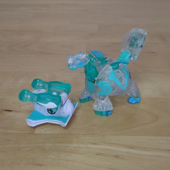 BAKUGAN Ramparian Ultra Translucent Armored Alliance Geogan Rising W/Battle Gear - Picture 4 of 10